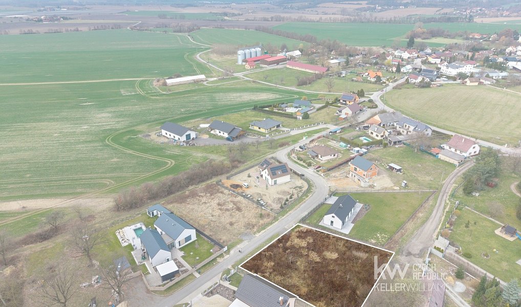 Prodej stavebního pozemku 1 257 m², Obruby – náhled fotky 2