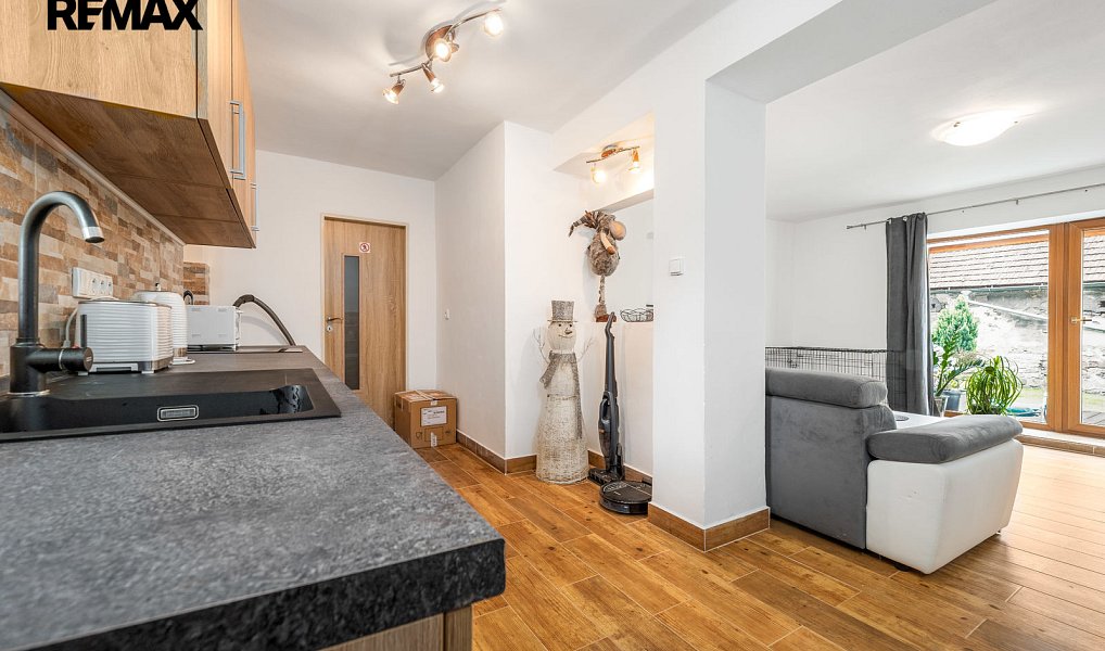 Prodej domu 363 m² s pozemkem 1 624 m², Paračov – náhled fotky 16