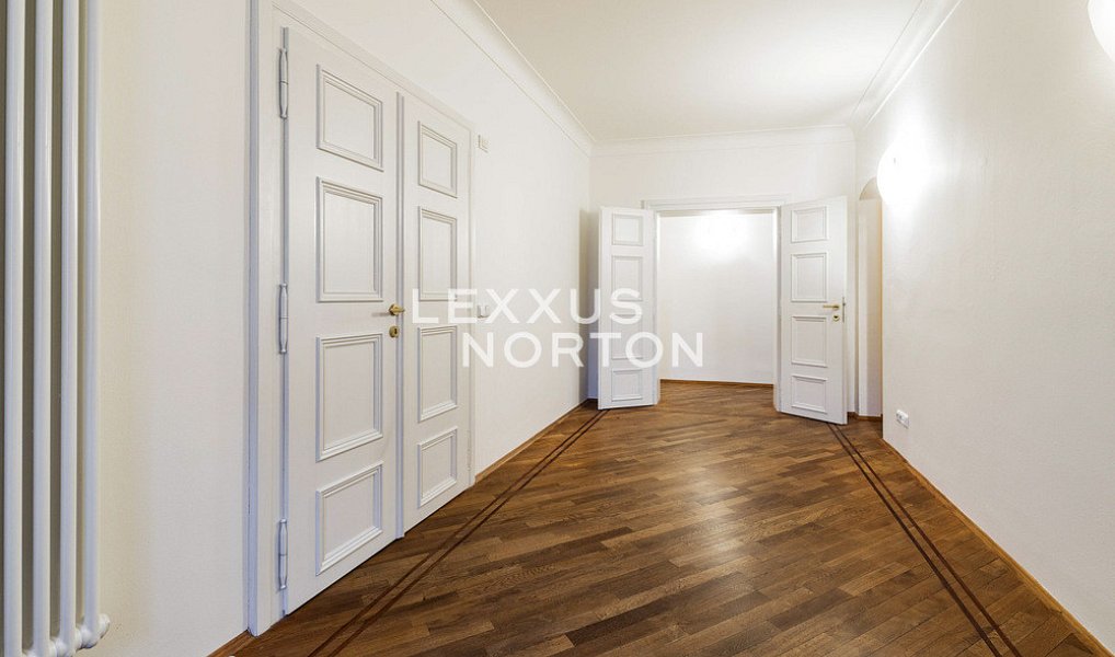 Pronájem bytu 4+1 170 m², Praha – náhled fotky 11