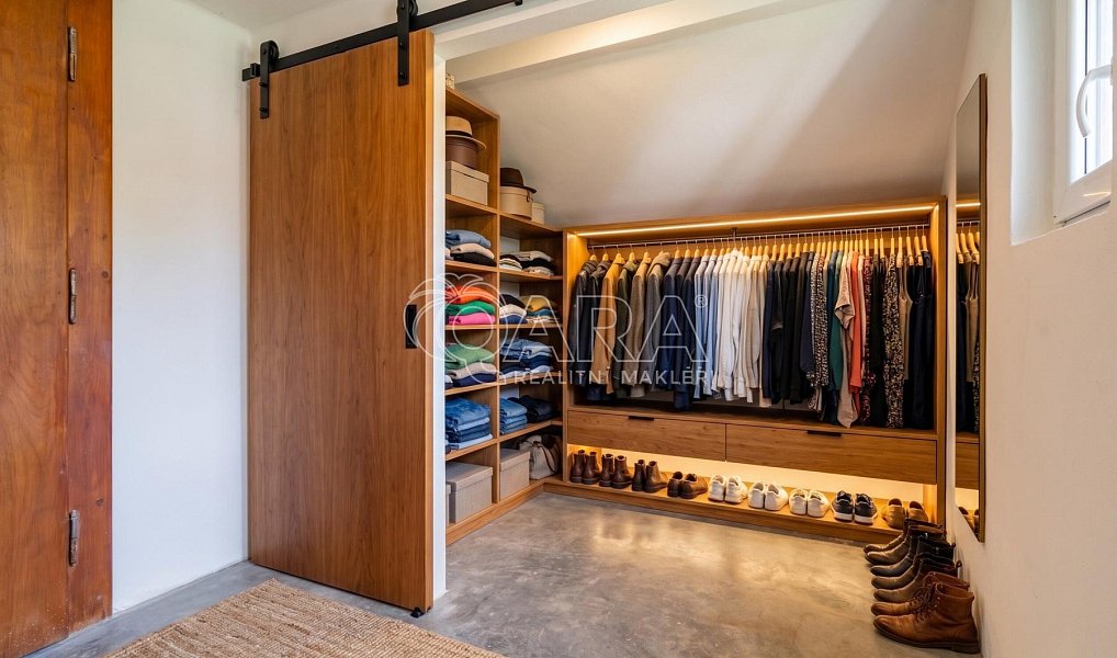 Prodej domu 312 m² s pozemkem 3 785 m², Beroun – náhled fotky 32