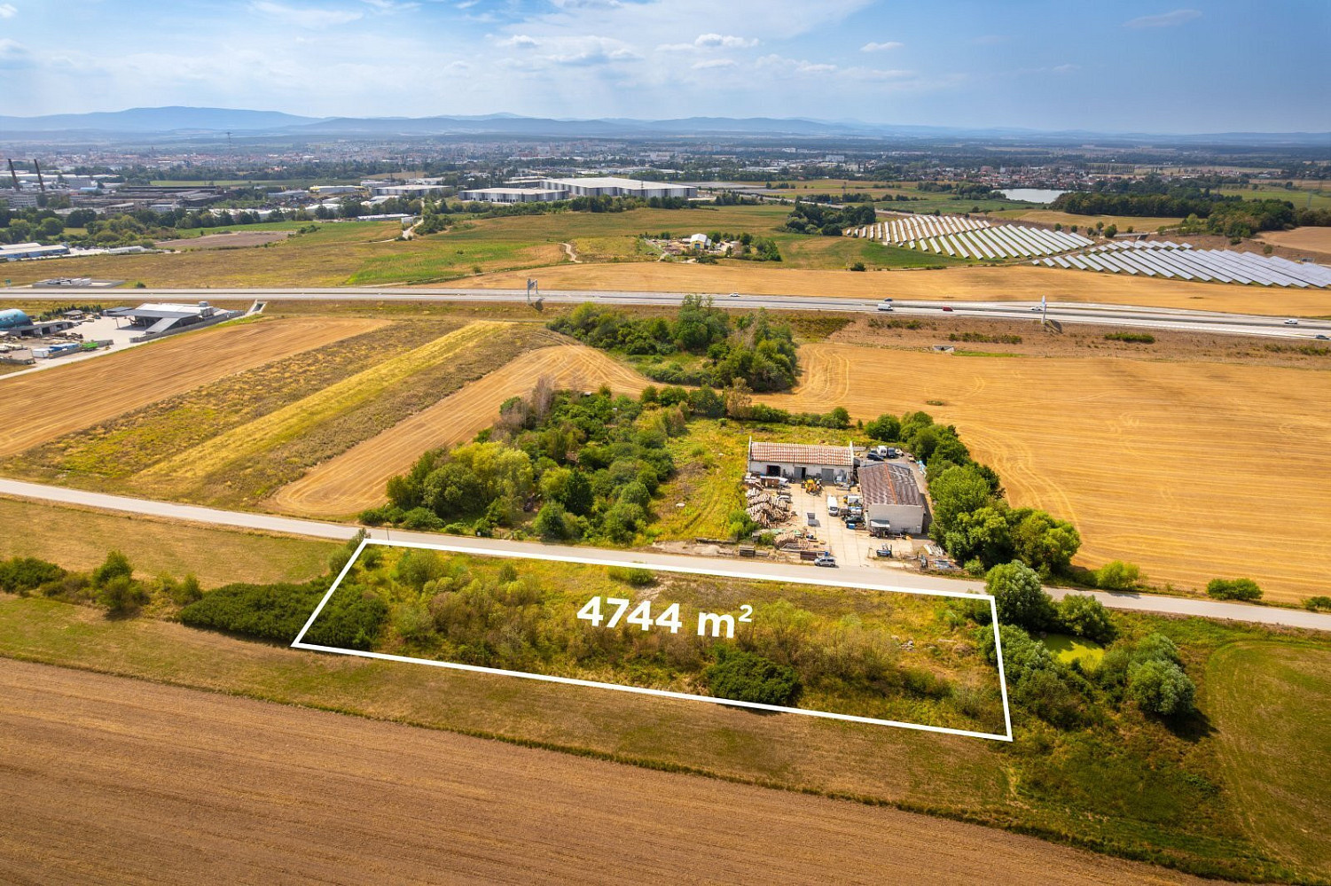 Prodej komerčního pozemku 4 744 m²