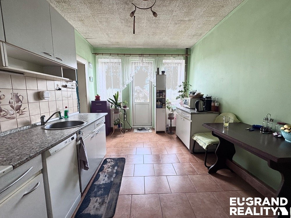 Prodej domu 300 m² s pozemkem 1 015 m² – fotografie 4