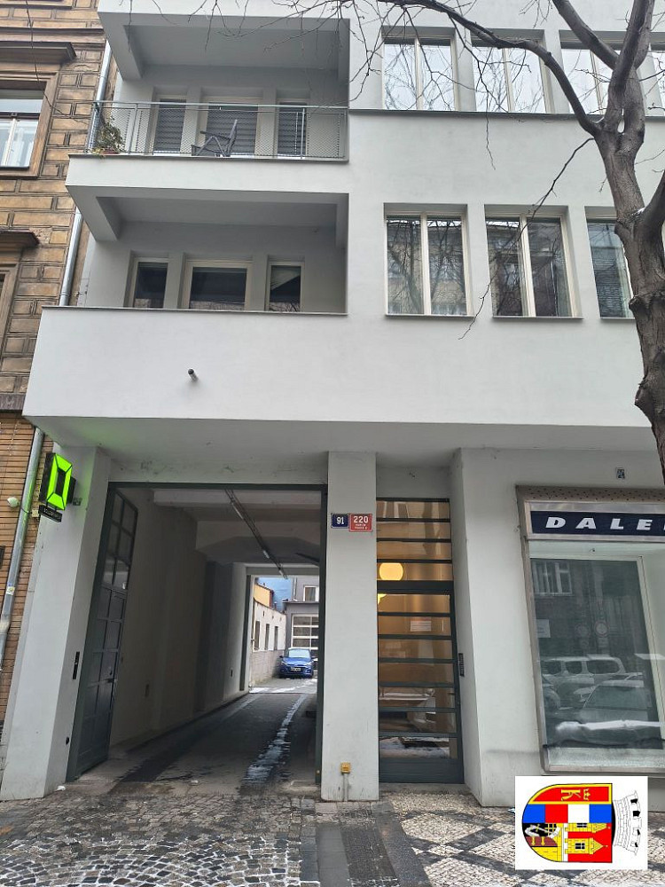 Pronájem komerčního objektu (jiného typu) 93 m²