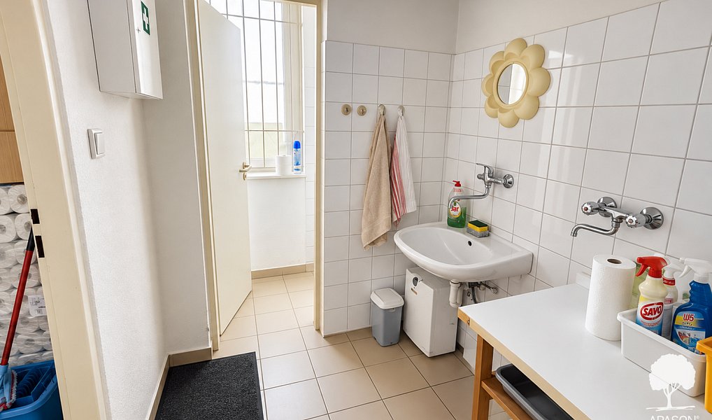 Pronájem obchodních prostor 105 m², Otrokovice – náhled fotky 8