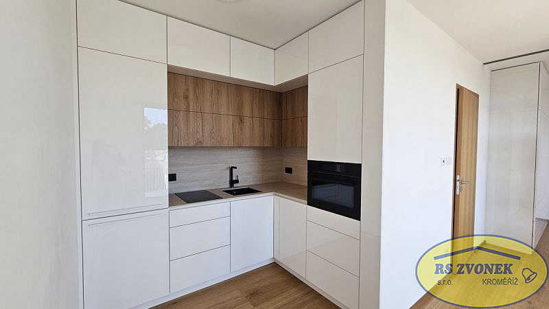 Pronájem bytu 1+kk 41 m² — photo 2