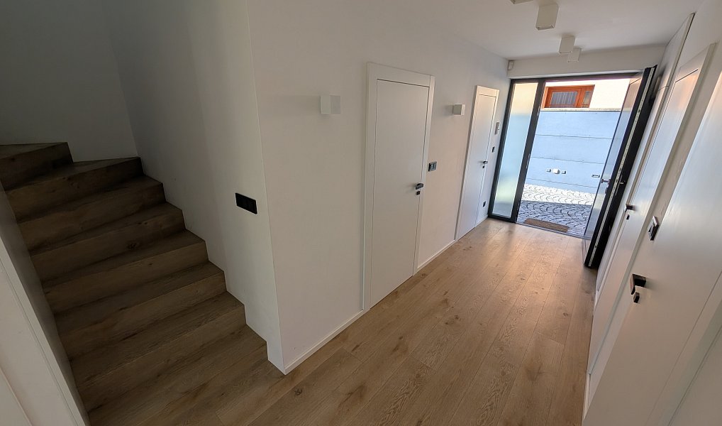 Prodej domu 211 m² s pozemkem 242 m², Slaný – náhled fotky 6