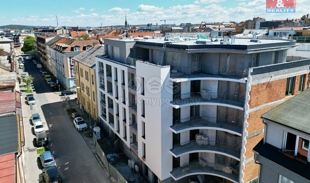 Pronájem garážového stání, 15 m2, Plzeň, ul. Na Jíkalce, Plzeň – náhled fotky 2