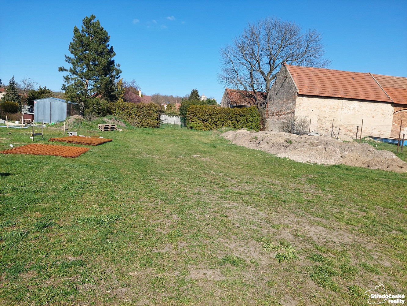 Prodej stavebního pozemku 853 m² – fotografie 2