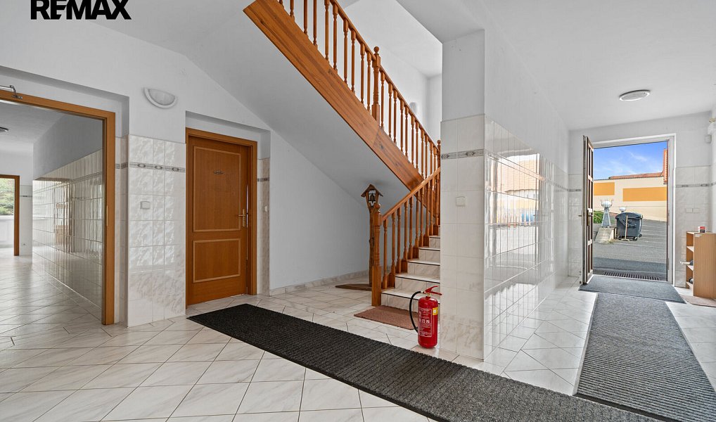 Prodej kanceláře 1 050 m², Slatina – náhled fotky 30