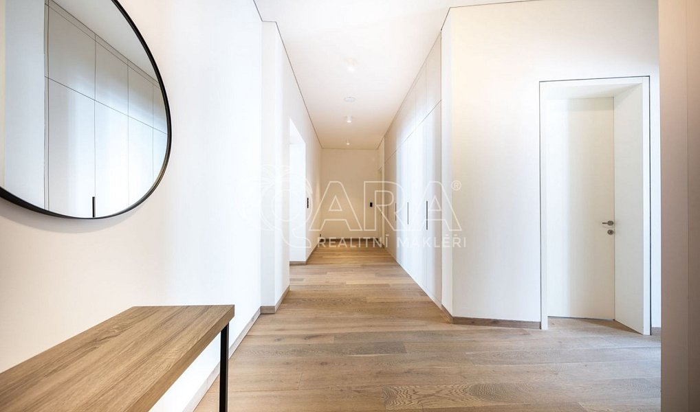Pronájem bytu 3+kk 186 m², Praha – náhled fotky 23