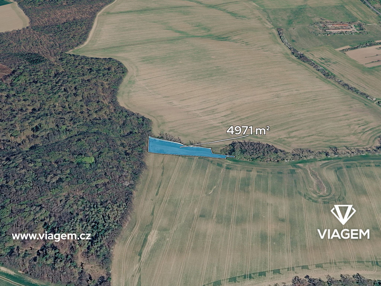 Prodej pole 1 242 m²