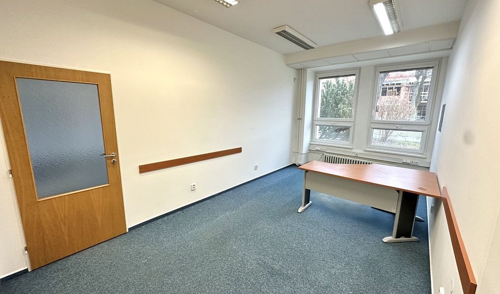 Pronájem kanceláře 22 m², Vsetín – náhled fotky 4