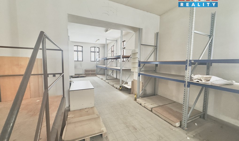 Prodej skladovacích prostor 500 m², Dubí – náhled fotky 10