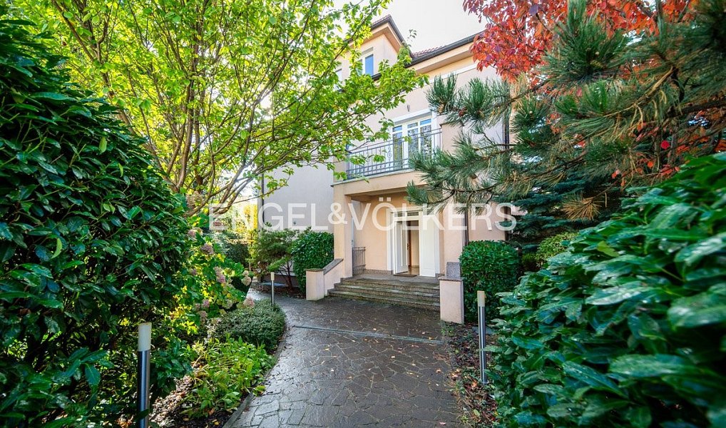 Pronájem domu 560 m² s pozemkem 700 m², Praha – náhled fotky 11