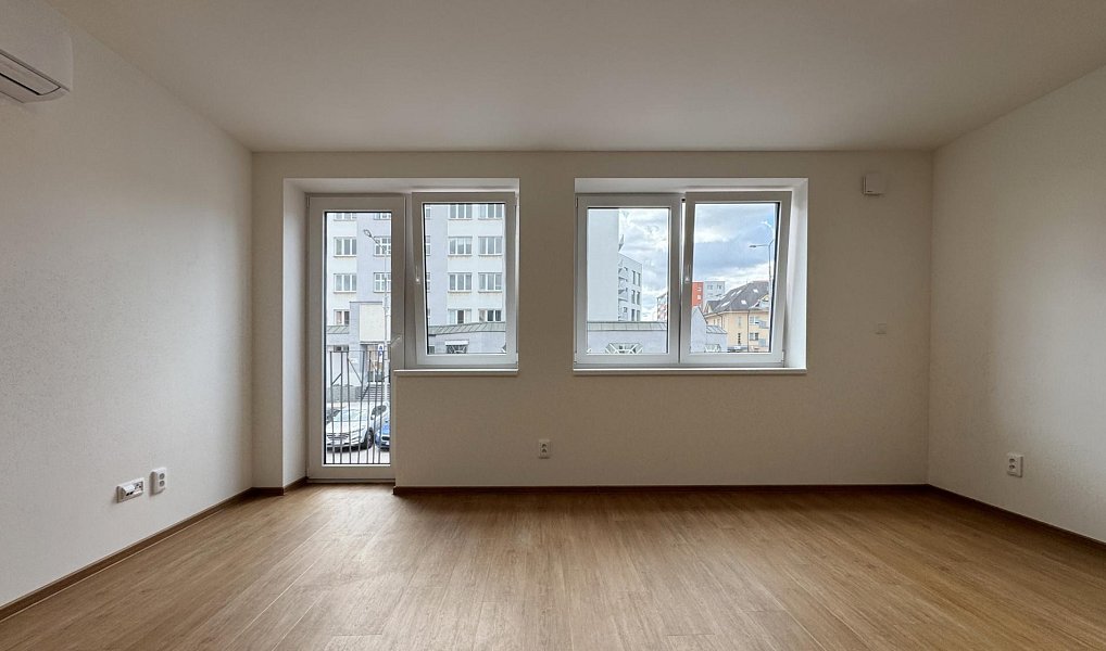 Pronájem bytu 1+kk 36 m², Kladno – náhled fotky 9
