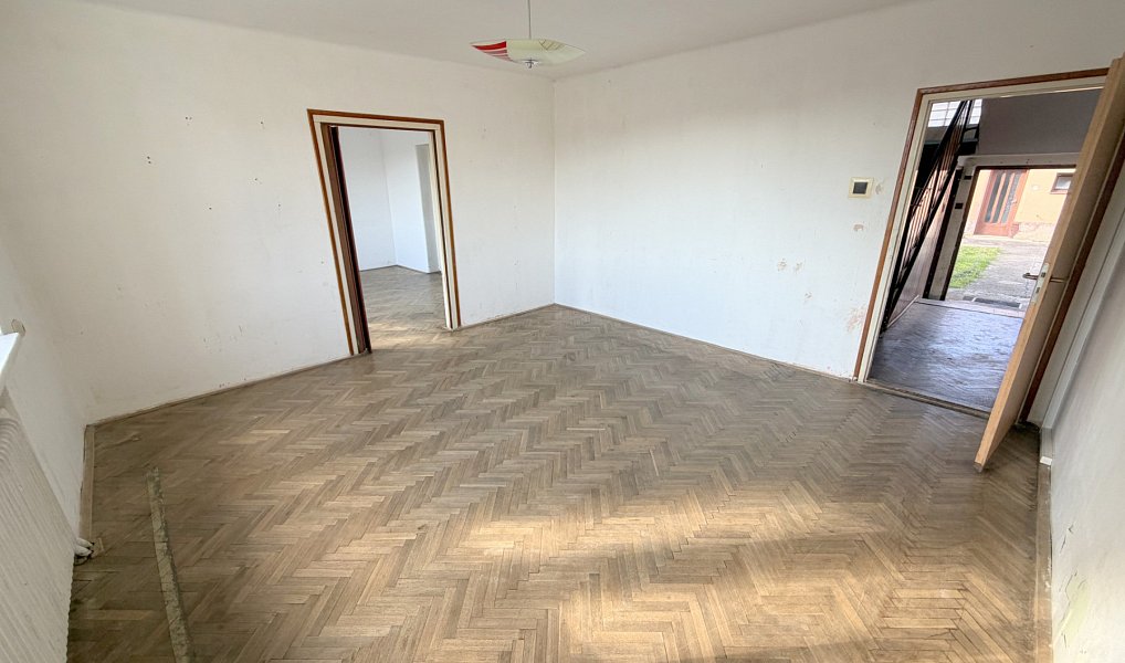 Pronájem domu 150 m² s pozemkem 1 406 m², Hluk – náhled fotky 7