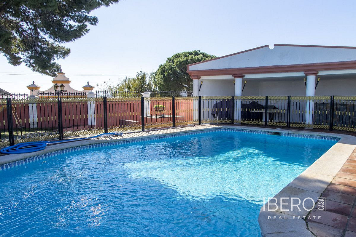 Prodej domu 594 m² s pozemkem 2 506 m² — photo 2