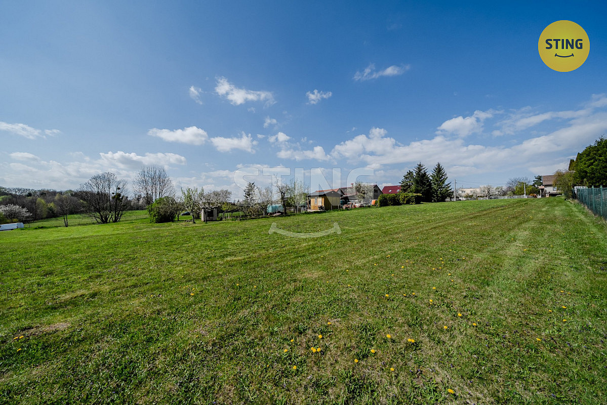 Prodej stavebního pozemku 1 348 m² – další