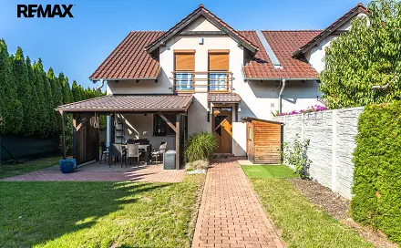 Pronájem domu 130 m² s pozemkem 400 m², Lísková, Šestajovice, okres Praha-východ