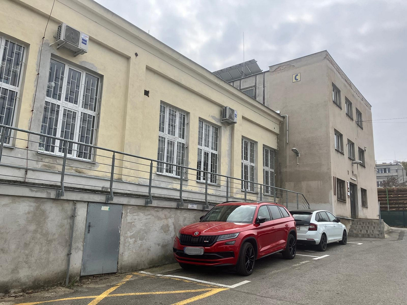 Pronájem kanceláře 28 m² — photo 3