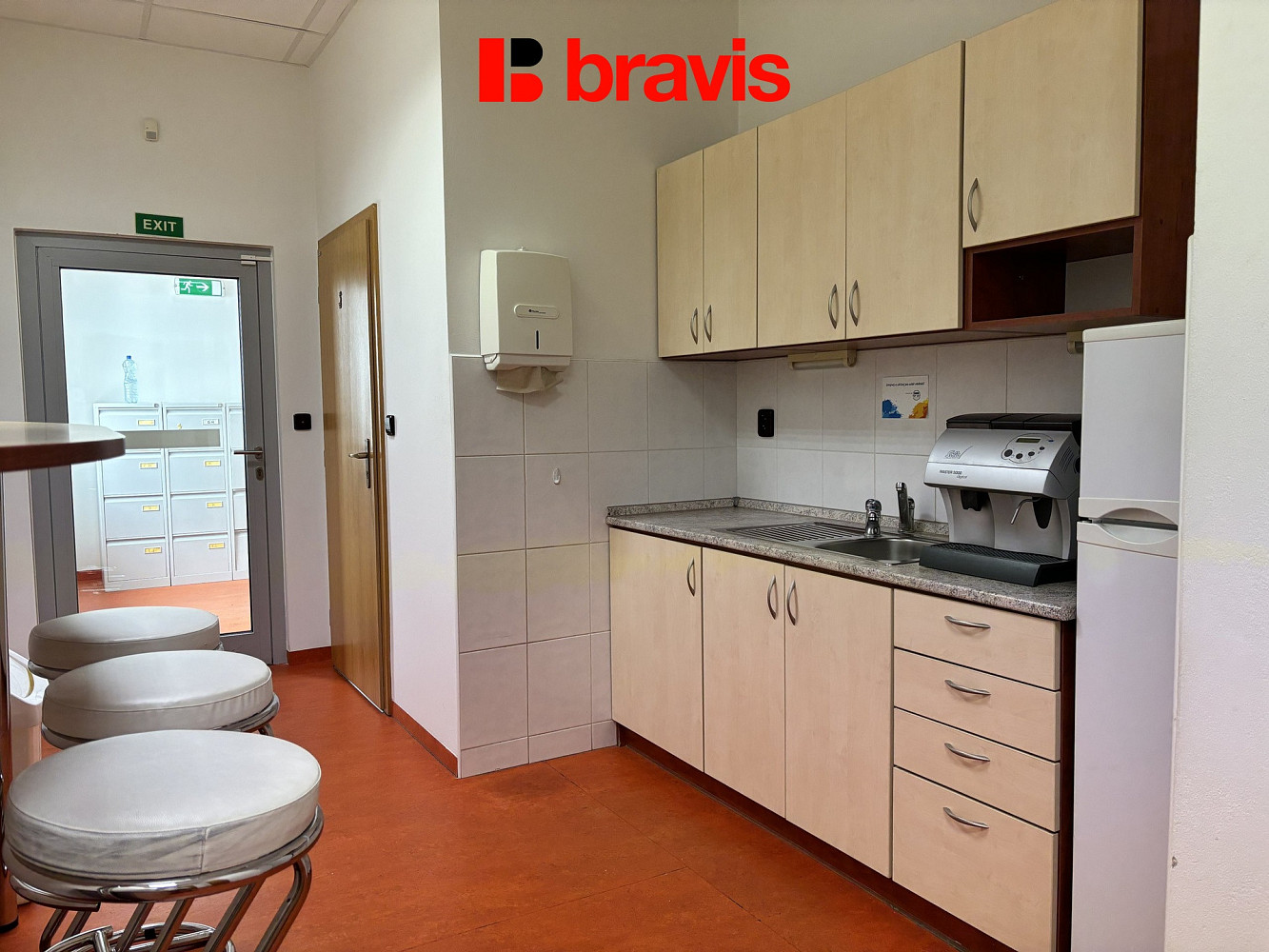 Pronájem kanceláře 257 m² – fotografie 5