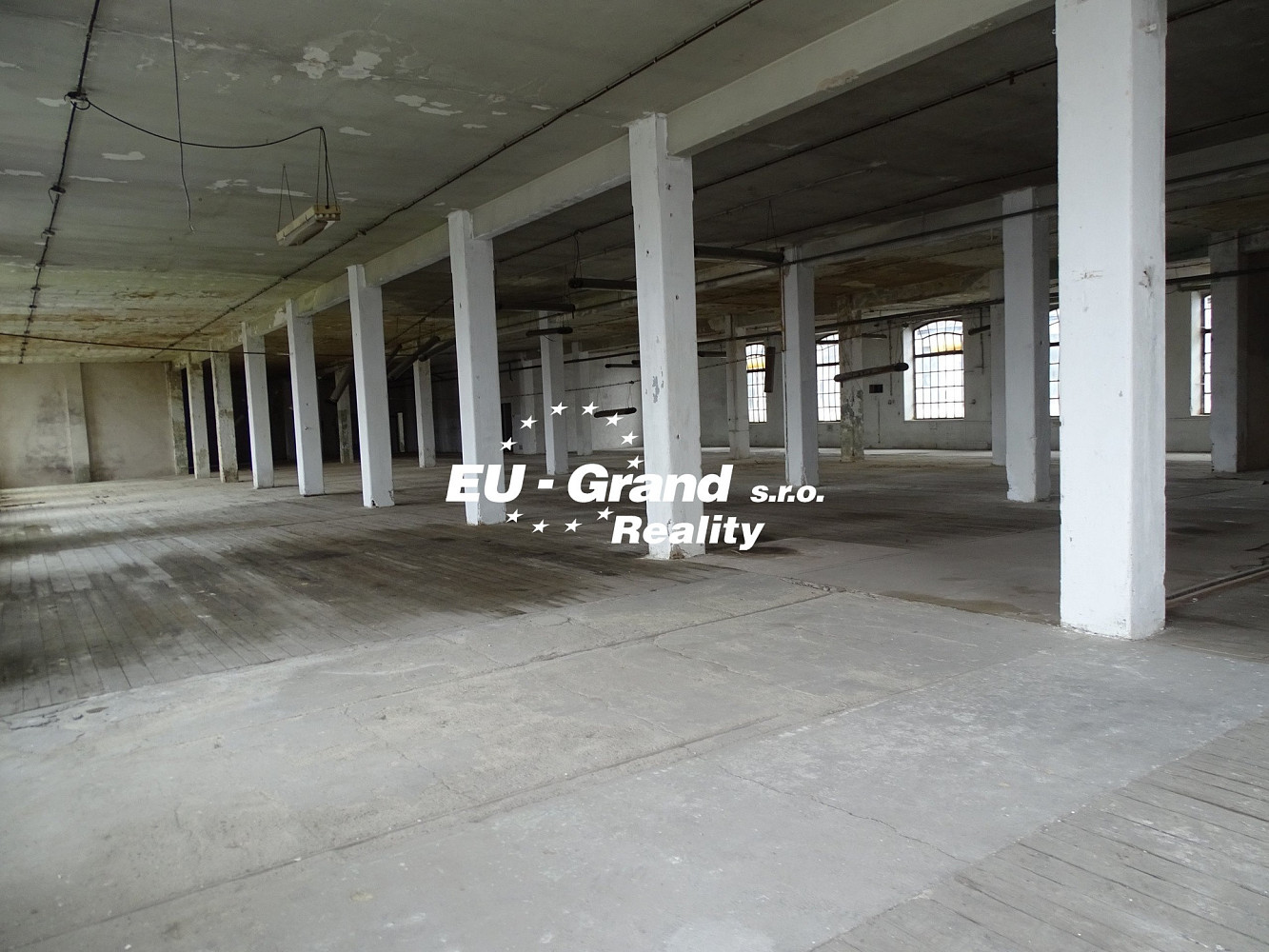Pronájem skladovacích prostor 3 900 m² – fotografie 3