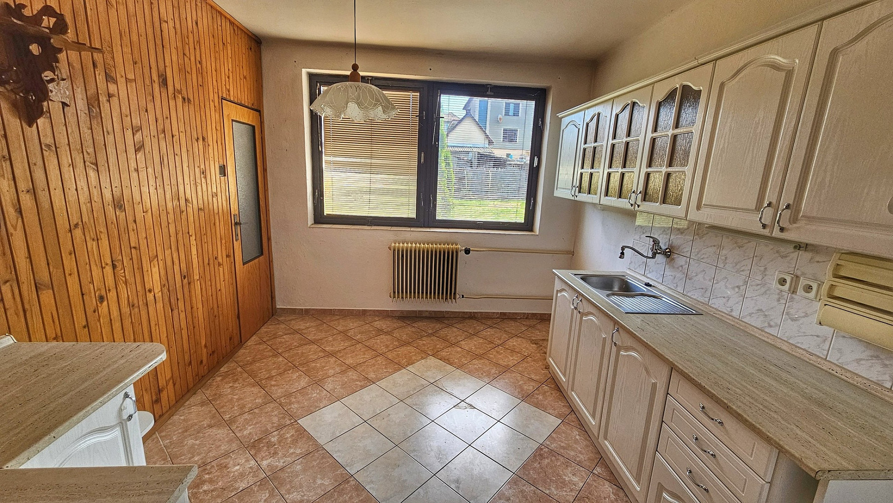 Prodej domu 140 m² s pozemkem 600 m² — photo 2