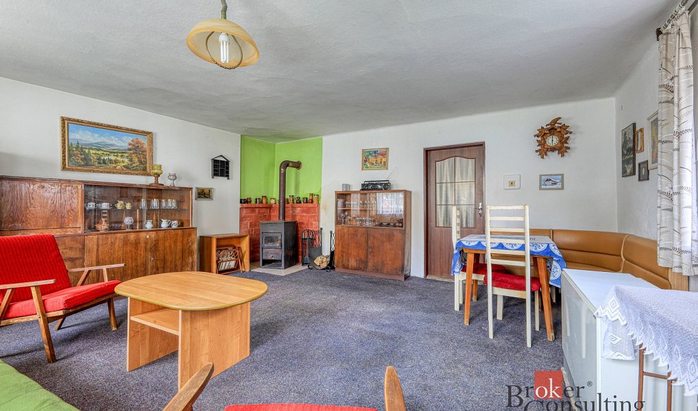 Prodej domu 188 m² s pozemkem 2 122 m², Neurazy – náhled fotky 2