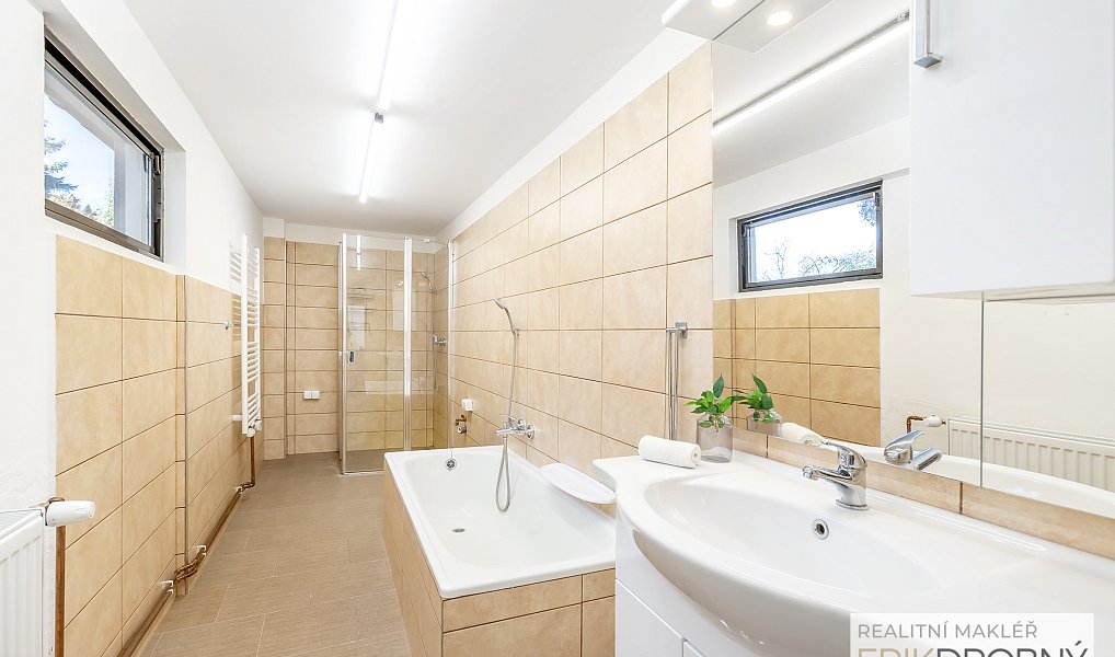 Prodej domu 174 m², Pardubice – náhled fotky 5