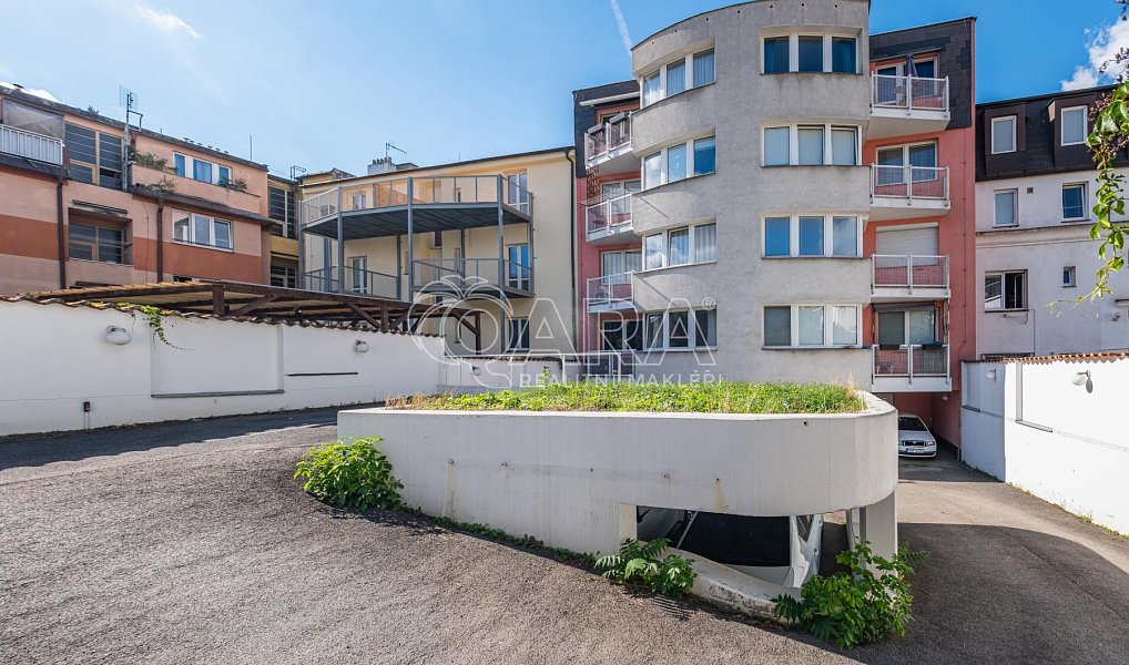 Pronájem bytu 4+1 117 m², Praha – náhled fotky 23
