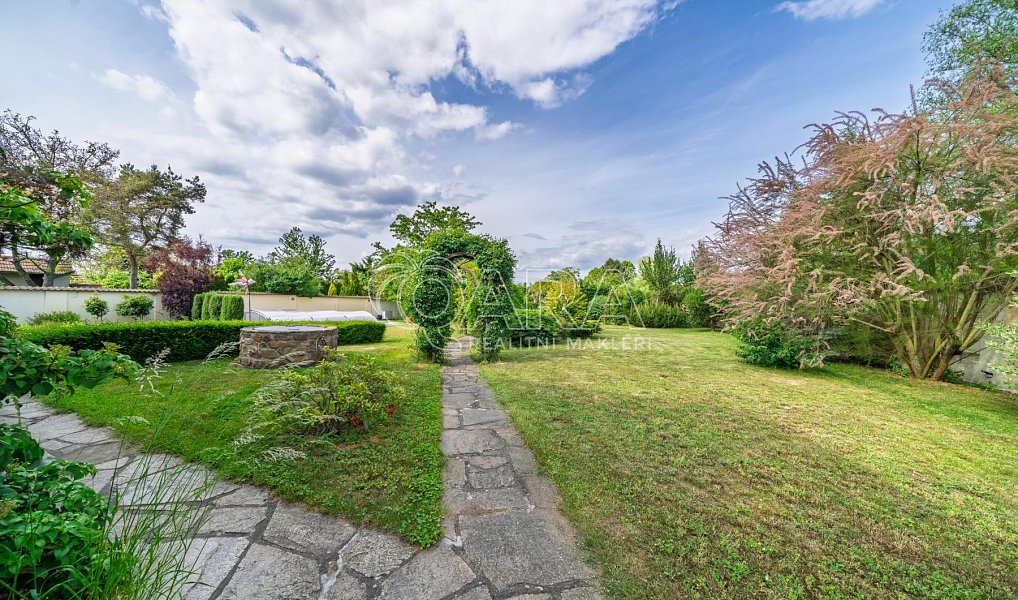 Prodej domu 384 m² s pozemkem 1 835 m², Týnec nad Labem – náhled fotky 5