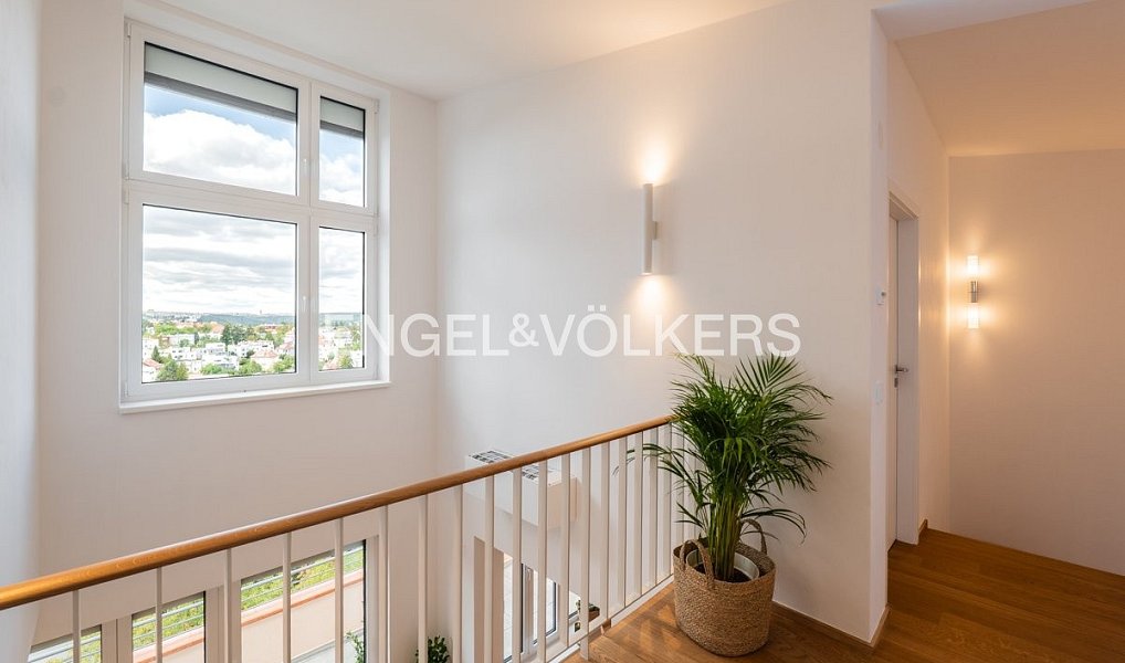 Pronájem bytu 4+kk 131 m², Praha – náhled fotky 7