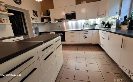 Prodej domu 220 m² s pozemkem 900 m², Olomouc