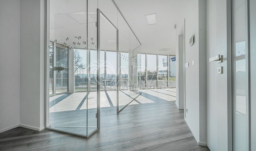 Pronájem kanceláře 96 m², Praha – náhled fotky 2