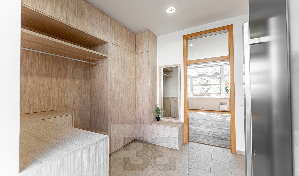 Prodej bytu 6+kk 230 m², Praha – náhled fotky 12