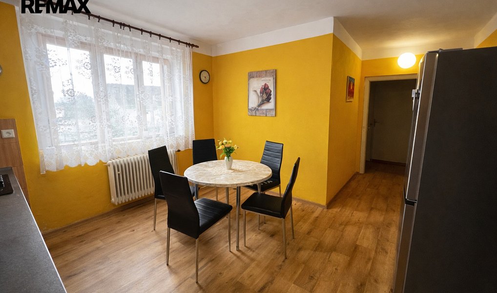 Prodej domu 160 m² s pozemkem 286 m², Hrob – náhled fotky 9