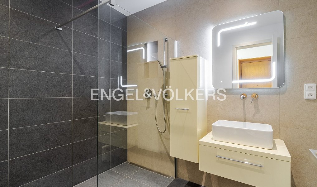 Pronájem bytu 2+kk 65 m², Praha – náhled fotky 9