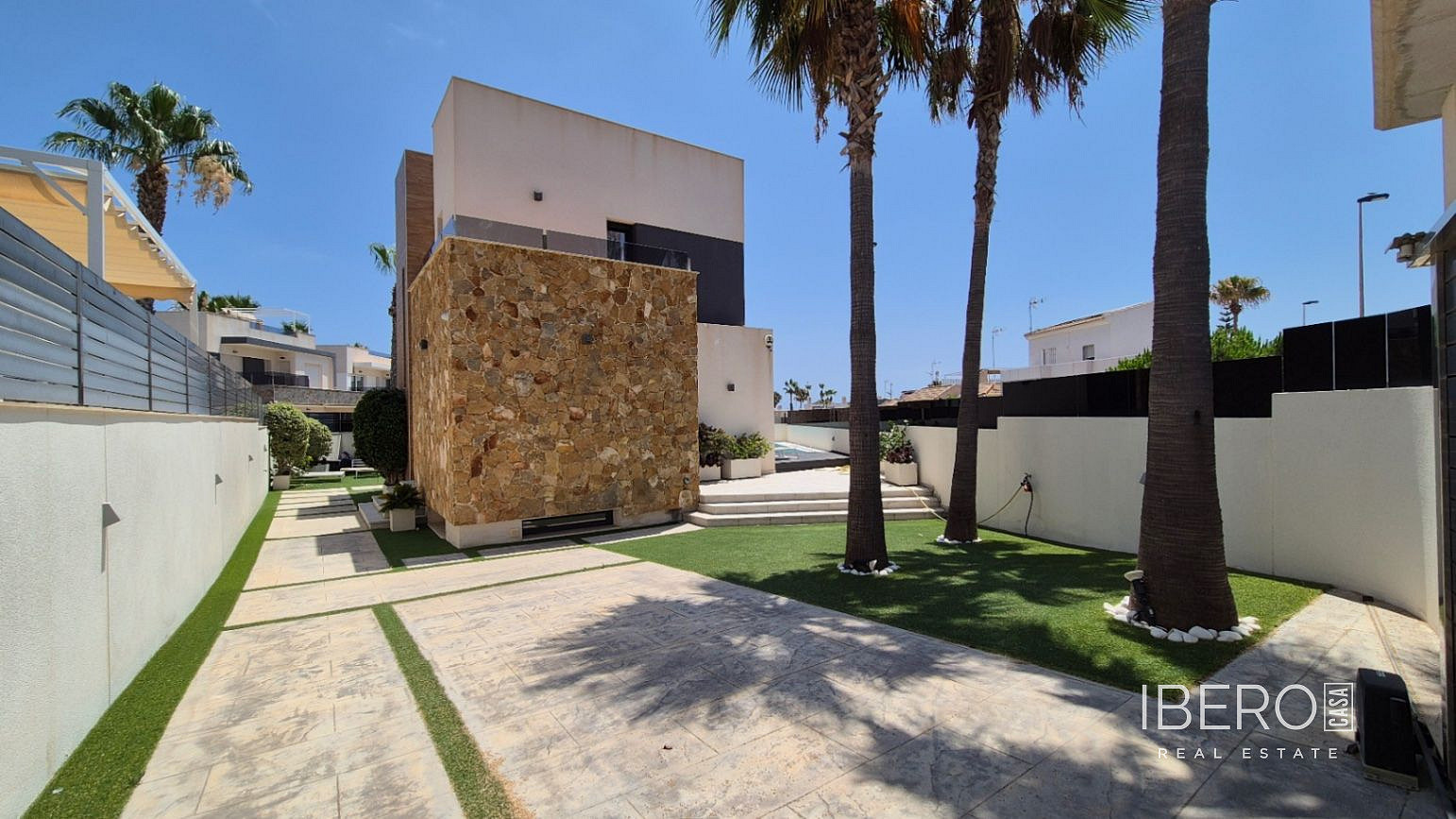 Prodej domu 205 m² s pozemkem 466 m² - Vista 5