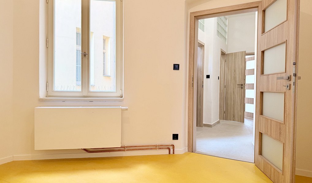 Pronájem bytu 3+1 74 m², Plzeň – náhled fotky 4