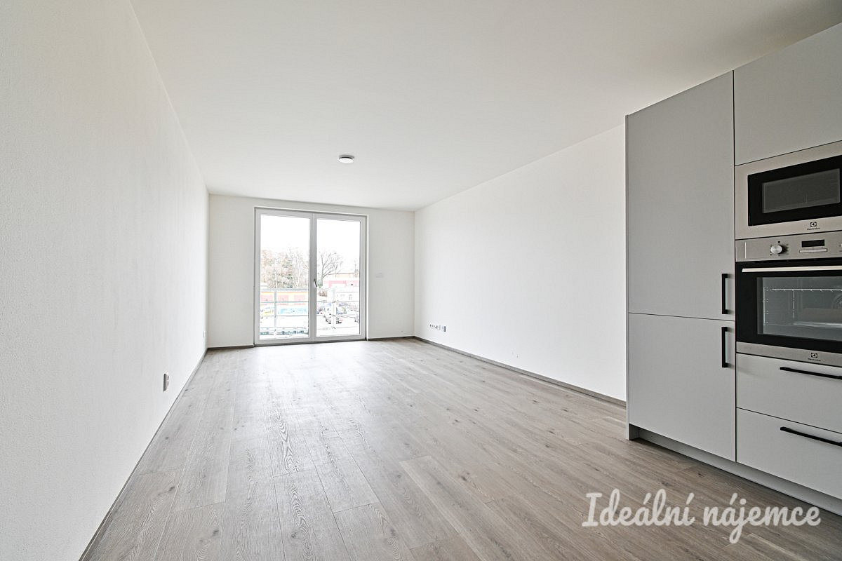 Pronájem bytu 3+kk 71 m² — photo 2