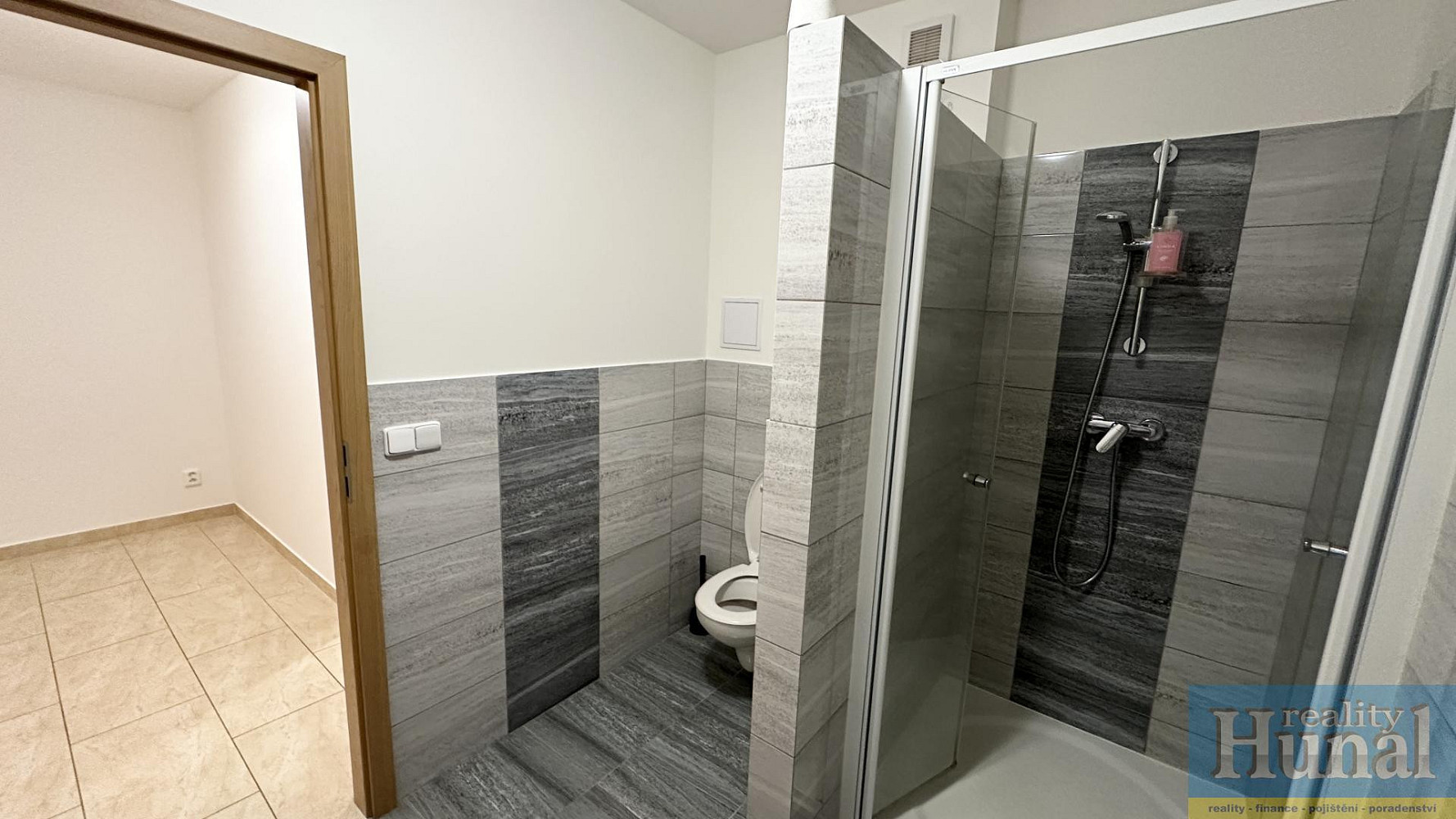 Pronájem bytu 1+kk 36 m² – fotografie 3