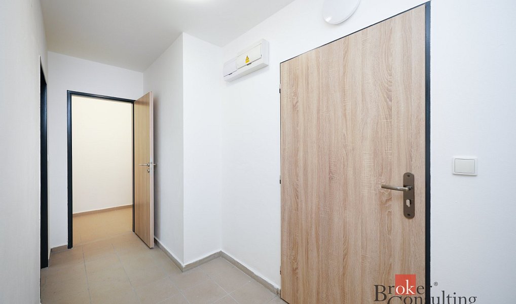 Pronájem bytu 2+kk 52 m², Mlékojedy – náhled fotky 8