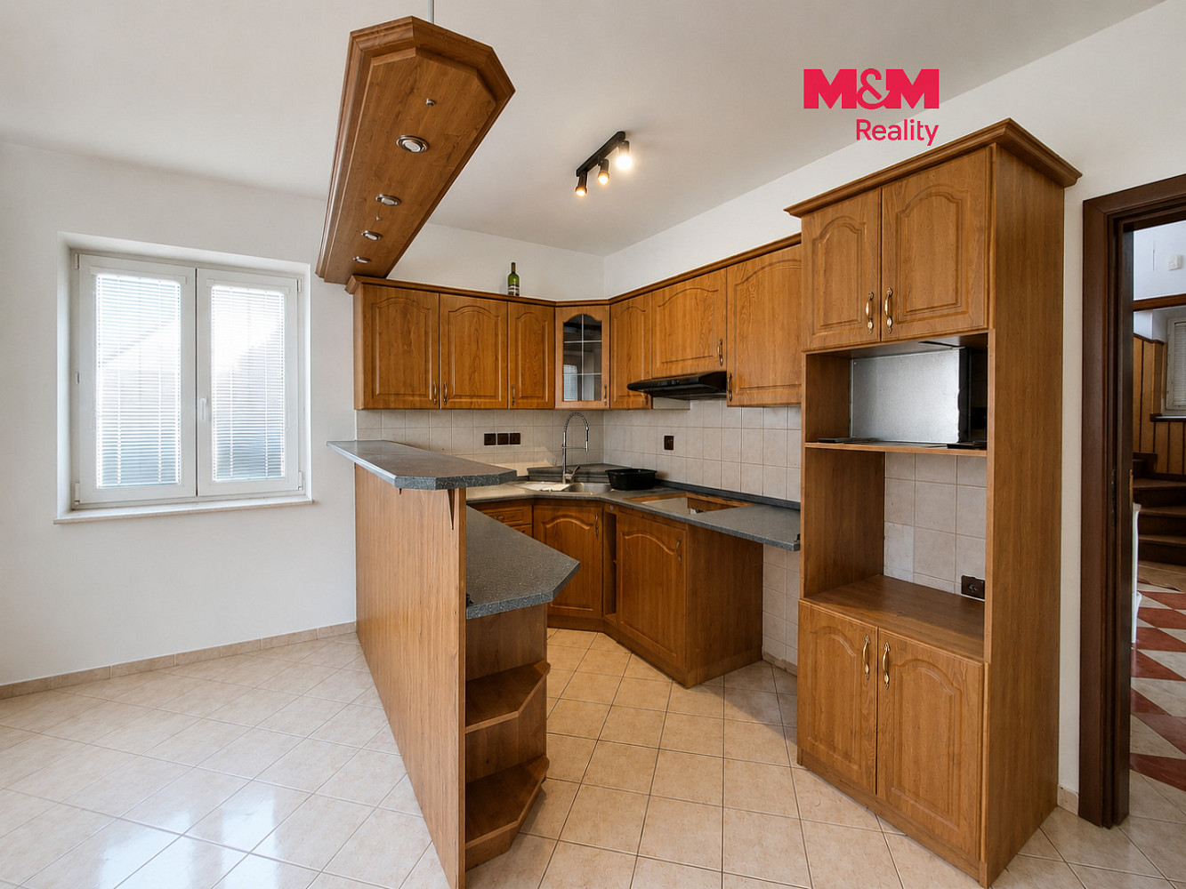 Prodej domu 195 m² s pozemkem 1 797 m²