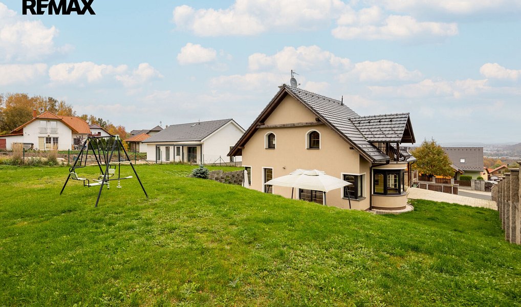 Prodej domu 205 m² s pozemkem 946 m², Jenišov – náhled fotky 28