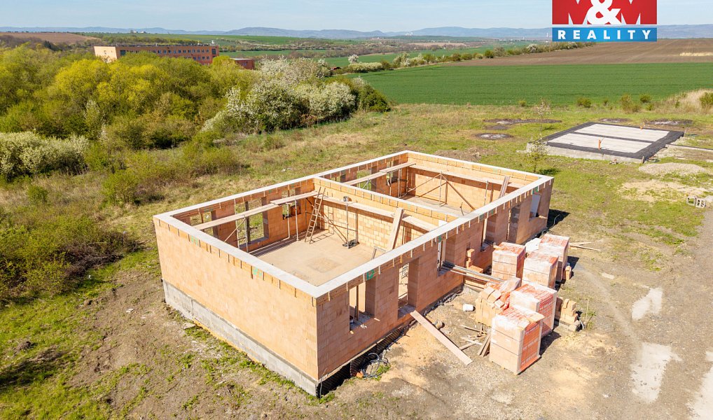 Prodej stavebního pozemku 831 m², Hrušovany – náhled fotky 2