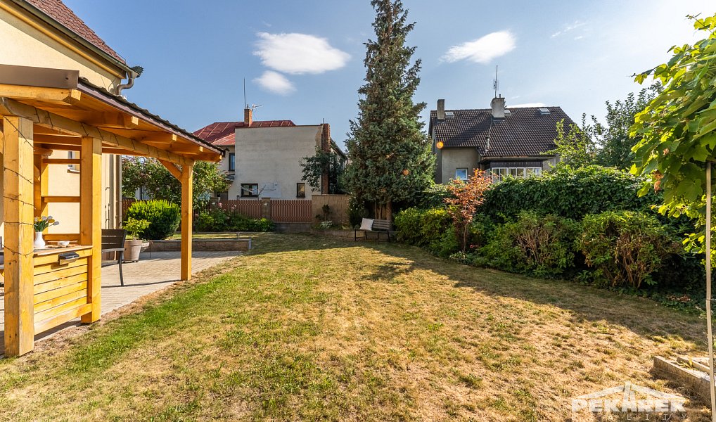 Prodej domu 110 m² s pozemkem 322 m², Praha – náhled fotky 2