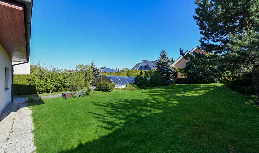 Prodej domu 270 m² s pozemkem 654 m², Jesenice – náhled fotky 23