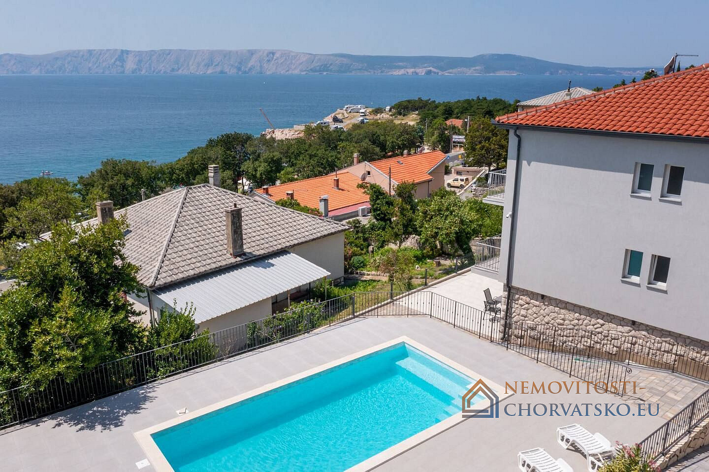 Prodej domu 250 m² s pozemkem 500 m² - Widok 6