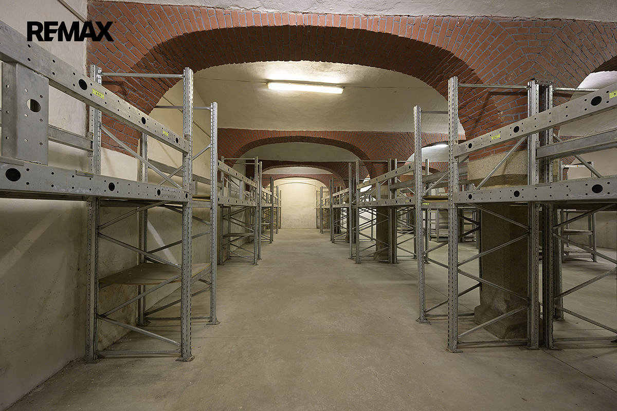 Prodej skladovacích prostor 450 m² – fotografie 2