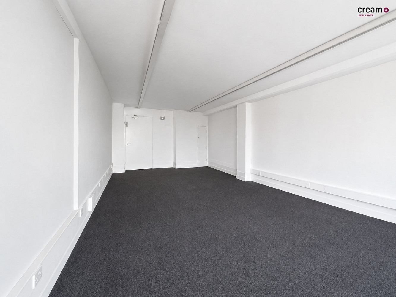 Pronájem kanceláře 179 m² – fotografie 2